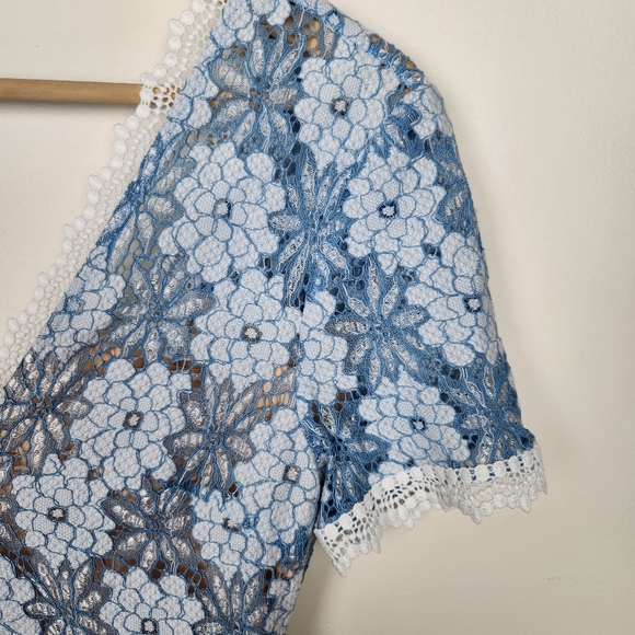 Foxiedox Blue White Floral Lace V Neck Open Back Mini Dress Sz S - Picture 2 of 11